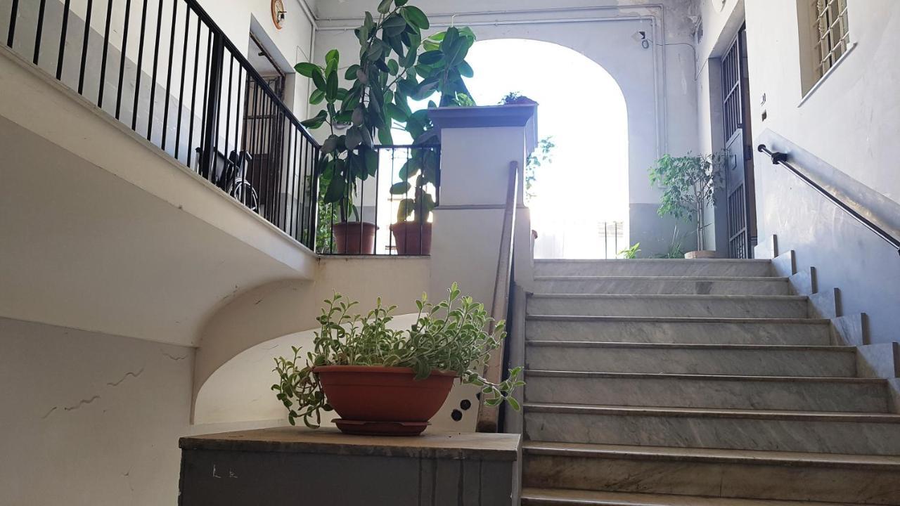 Metro Duomo B&B Napoli Esterno foto